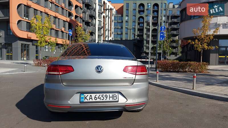 Седан Volkswagen Passat 2016 в Києві