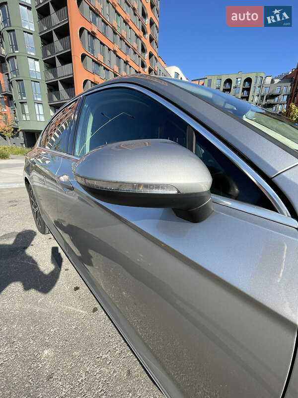 Седан Volkswagen Passat 2016 в Києві