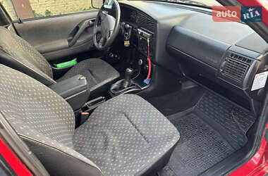 Седан Volkswagen Passat 1993 в  фото 6 Седан Volkswagen Passat 1993 в