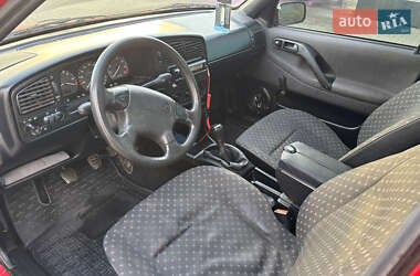 Седан Volkswagen Passat 1993 в  фото 7 Седан Volkswagen Passat 1993 в