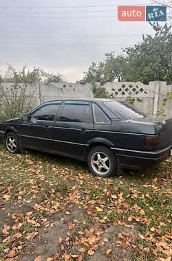 Седан Volkswagen Passat 1991 в  фото 4 Седан Volkswagen Passat 1991 в