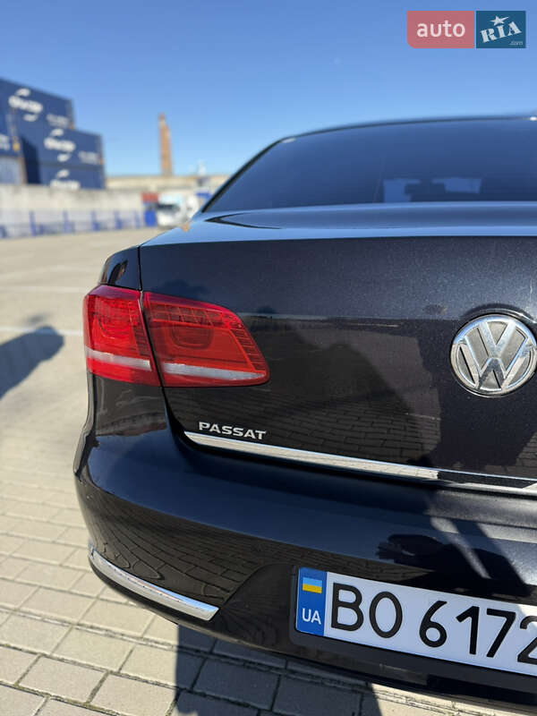 Седан Volkswagen Passat 2012 в Тернополе