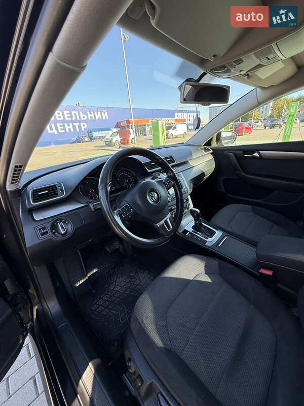Седан Volkswagen Passat 2012 в Тернополе