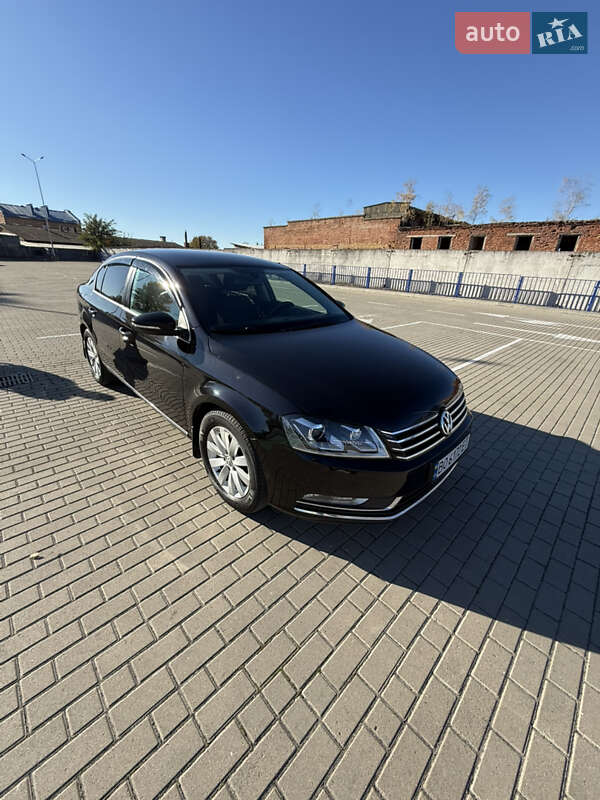 Седан Volkswagen Passat 2012 в Тернополе