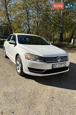 Седан Volkswagen Passat 2012 в Львове