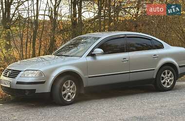 Седан Volkswagen Passat 2004 в Баре
