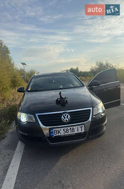 Универсал Volkswagen Passat 2008 в Дубровице