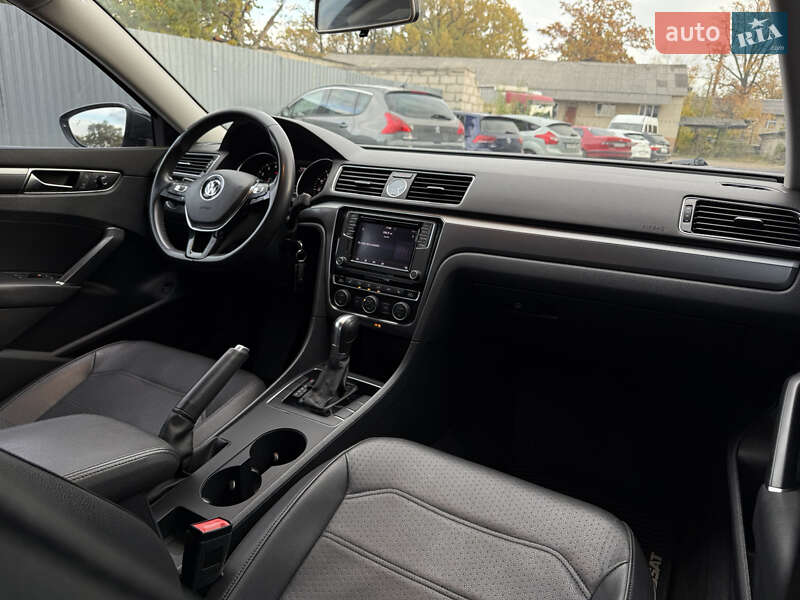 Седан Volkswagen Passat 2017 в Луцке фото 47 Седан Volkswagen Passat 2017 в Луцке