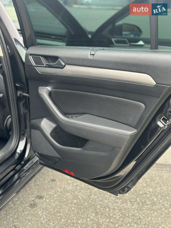 Универсал Volkswagen Passat 2016 в Софиевской Борщаговке фото 36 Универсал Volkswagen Passat 2016 в Софиевской Борщаговке