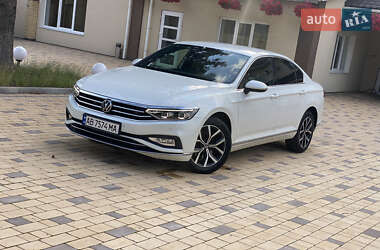 Седан Volkswagen Passat 2021 в Немирове