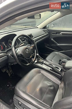 Седан Volkswagen Passat 2015 в 