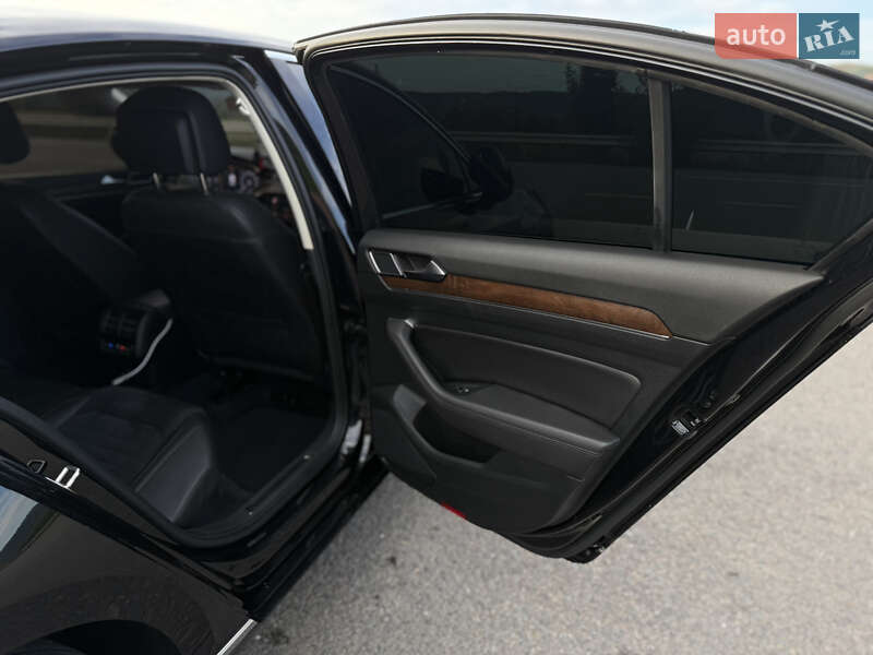 Седан Volkswagen Passat 2018 в Виноградове