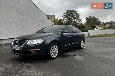 Седан Volkswagen Passat 2005 в  фото 13 Седан Volkswagen Passat 2005 в