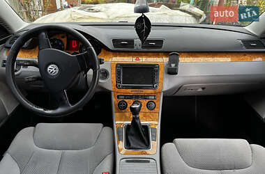 Седан Volkswagen Passat 2005 в  фото 31 Седан Volkswagen Passat 2005 в