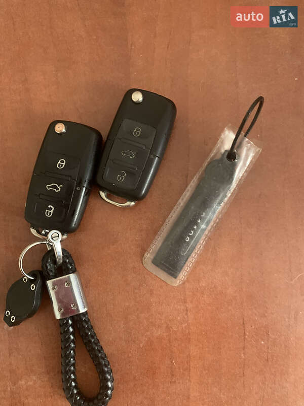 Седан Volkswagen Passat 2001 в Краснограде