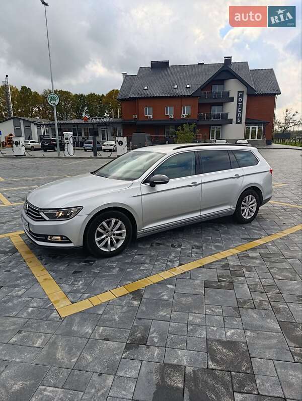 Універсал Volkswagen Passat 2019 в Звягелі фото 14 Універсал Volkswagen Passat 2019 в Звягелі