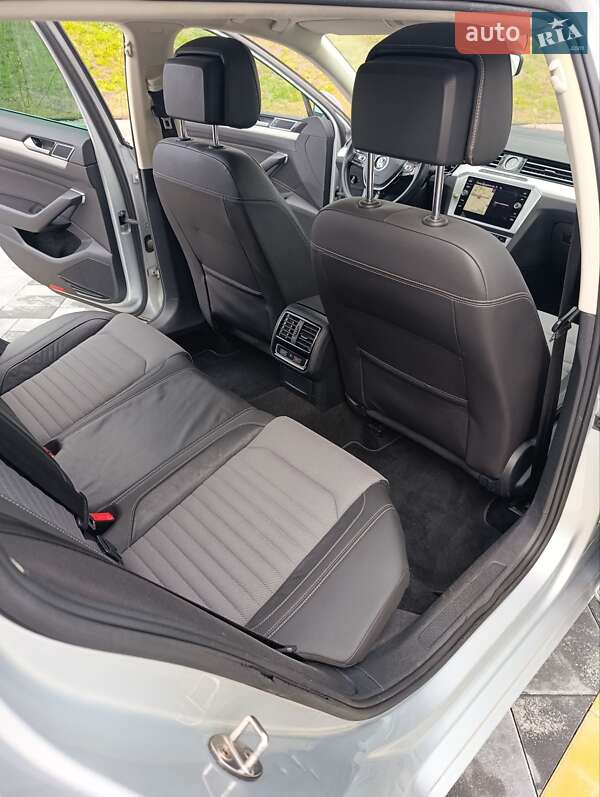 Універсал Volkswagen Passat 2019 в Звягелі фото 20 Універсал Volkswagen Passat 2019 в Звягелі