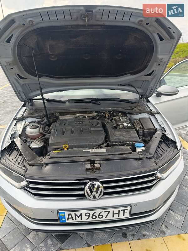Універсал Volkswagen Passat 2019 в Звягелі фото 34 Універсал Volkswagen Passat 2019 в Звягелі
