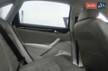 Седан Volkswagen Passat 2014 в  фото 18 Седан Volkswagen Passat 2014 в