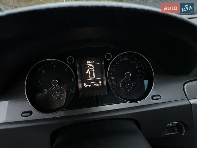 Універсал Volkswagen Passat 2010 в Вінниці