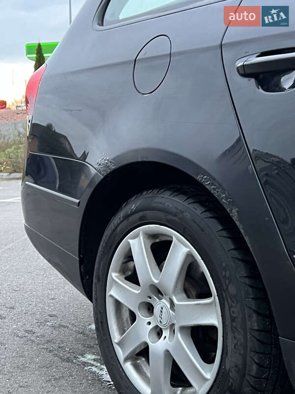 Універсал Volkswagen Passat 2010 в Вінниці