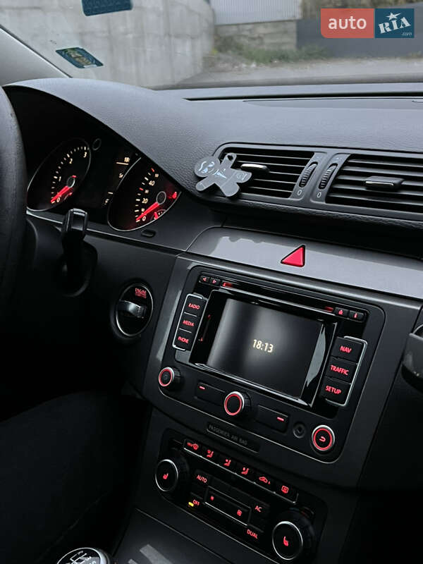 Універсал Volkswagen Passat 2010 в Вінниці