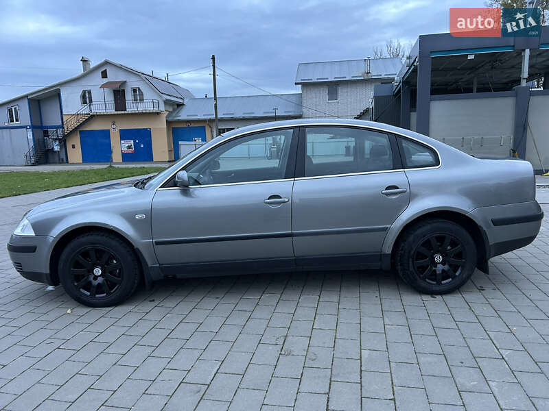 Седан Volkswagen Passat 2002 в Долині