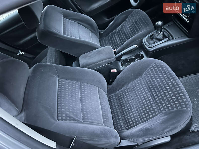 Седан Volkswagen Passat 2002 в Долині