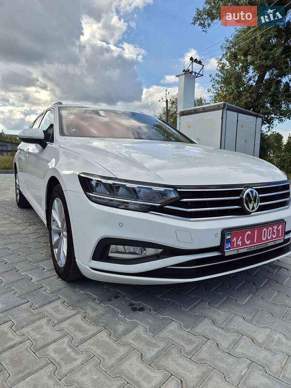 Універсал Volkswagen Passat 2020 в  фото Універсал Volkswagen Passat 2020 в