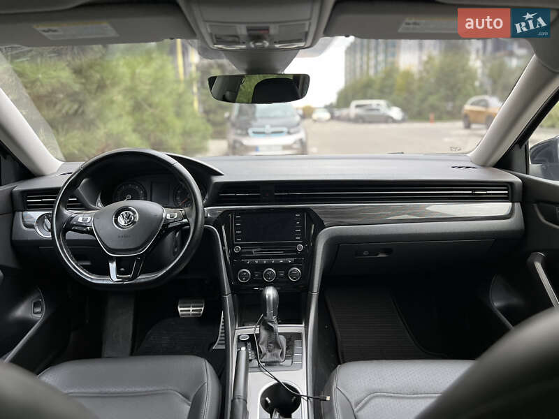 Седан Volkswagen Passat 2020 в Киеве