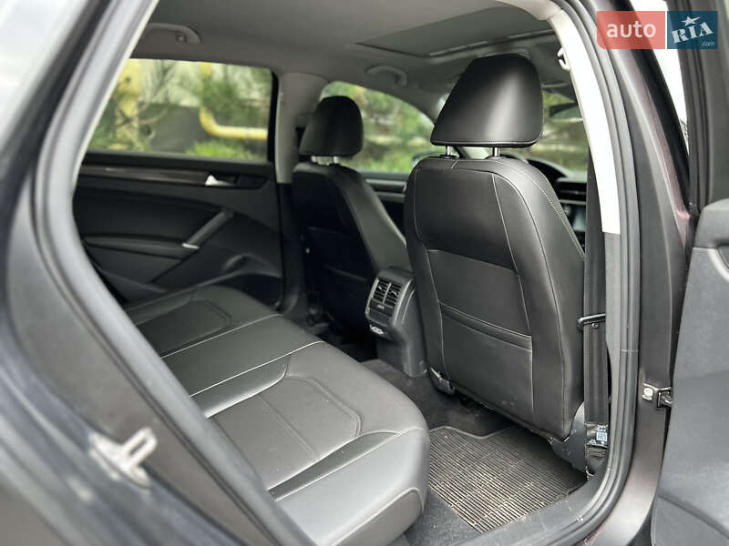 Седан Volkswagen Passat 2020 в Киеве