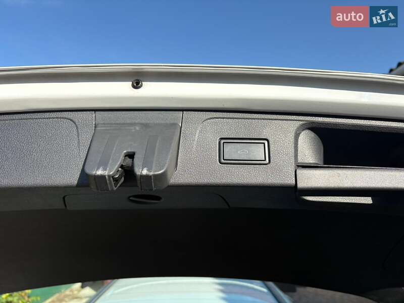 Універсал Volkswagen Passat 2020 в Прилуках