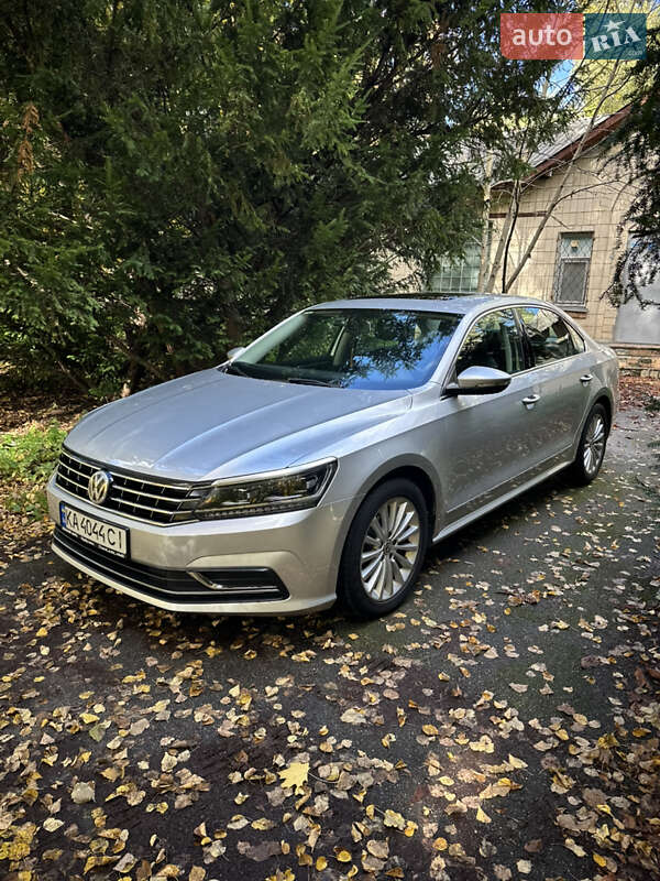 Седан Volkswagen Passat 2016 в  фото Седан Volkswagen Passat 2016 в