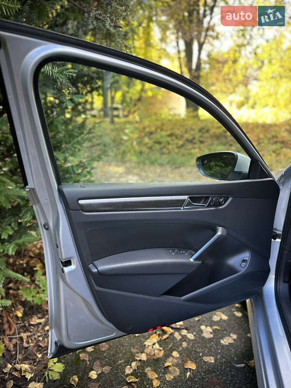 Седан Volkswagen Passat 2016 в Киеве