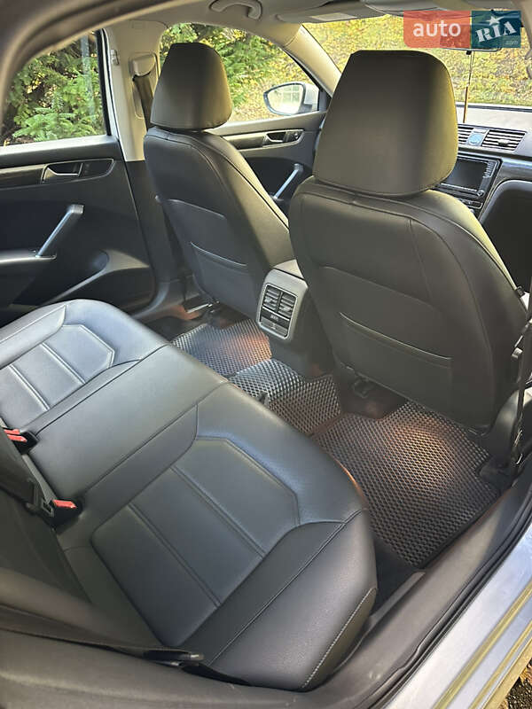 Седан Volkswagen Passat 2016 в Киеве