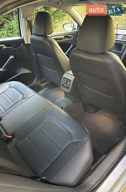 Седан Volkswagen Passat 2016 в  фото 33 Седан Volkswagen Passat 2016 в