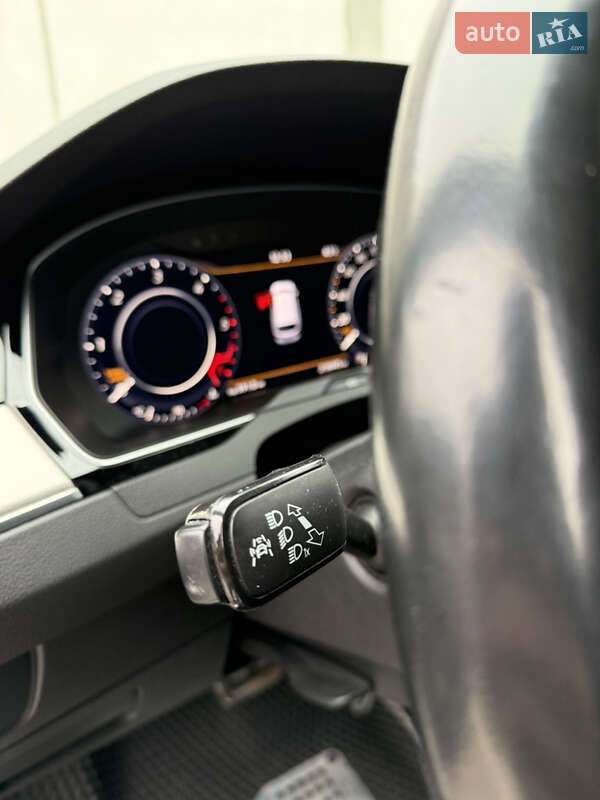 Универсал Volkswagen Passat 2017 в Киеве фото 28 Универсал Volkswagen Passat 2017 в Киеве