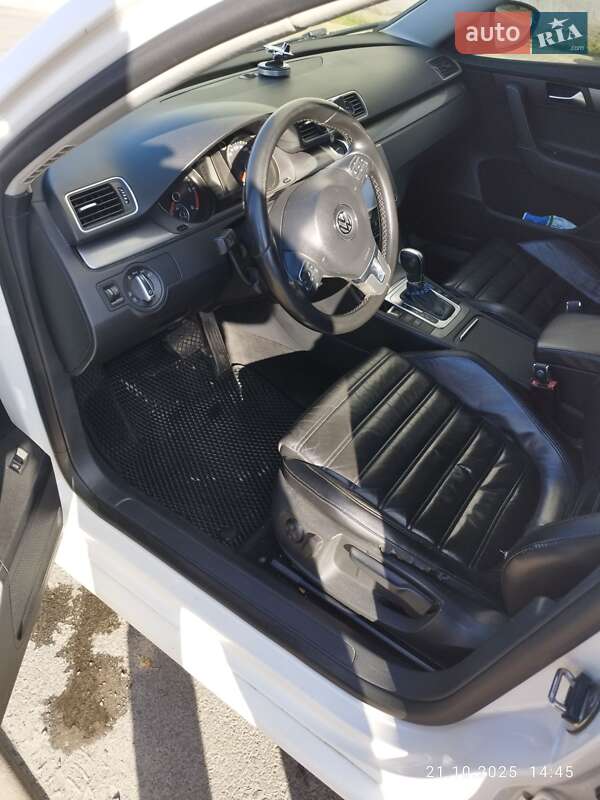 Універсал Volkswagen Passat 2011 в Звягелі фото 5 Універсал Volkswagen Passat 2011 в Звягелі