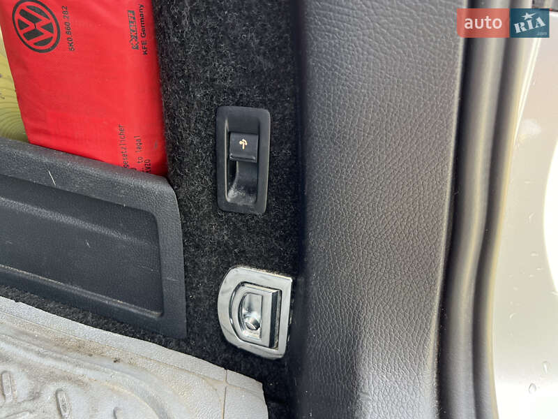 Універсал Volkswagen Passat 2011 в Косові