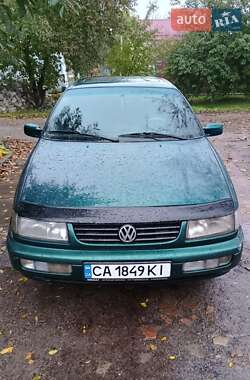 Седан Volkswagen Passat 1994 в Черкасах