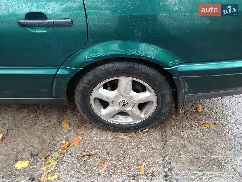 Седан Volkswagen Passat 1994 в Черкассах