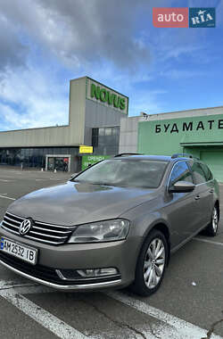Универсал Volkswagen Passat 2011 в Киеве