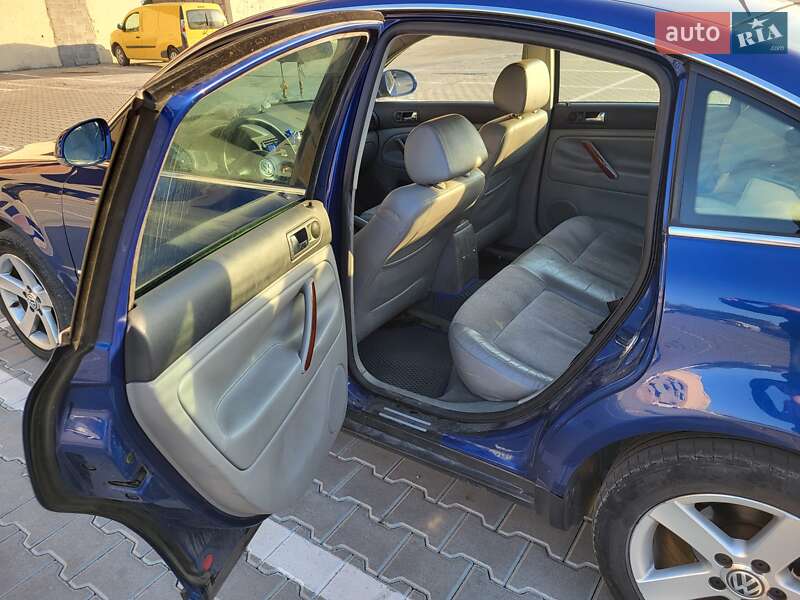 Седан Volkswagen Passat 2003 в Тернополе