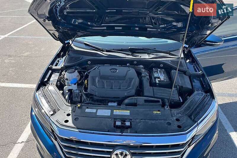 Седан Volkswagen Passat 2021 в Львове