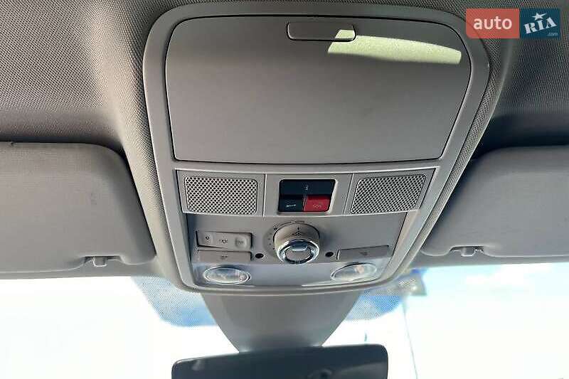 Седан Volkswagen Passat 2021 в Львове