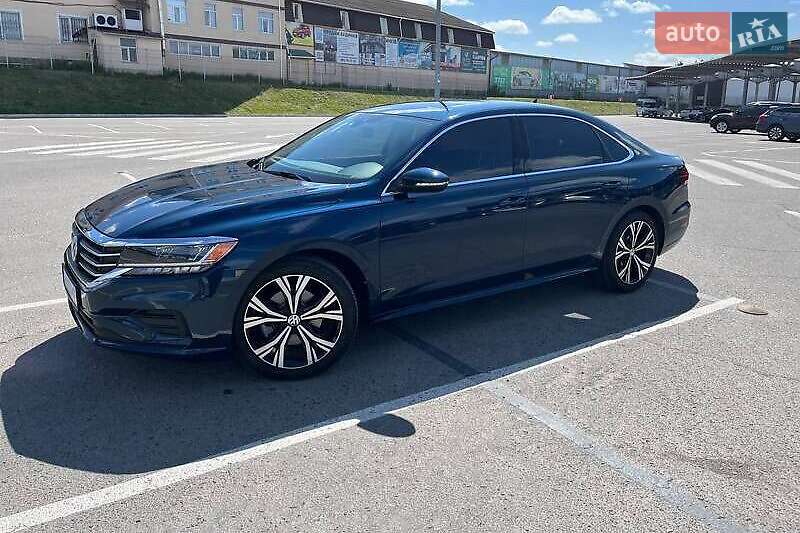 Седан Volkswagen Passat 2021 в Львове