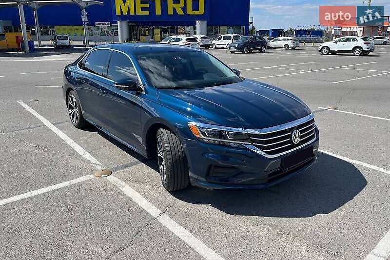 Седан Volkswagen Passat 2021 в Львове