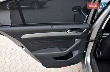 Седан Volkswagen Passat 2015 в 