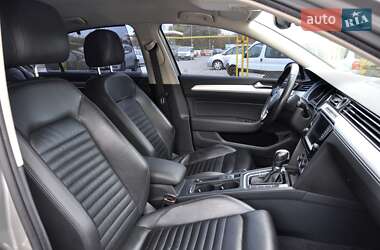 Седан Volkswagen Passat 2015 в 