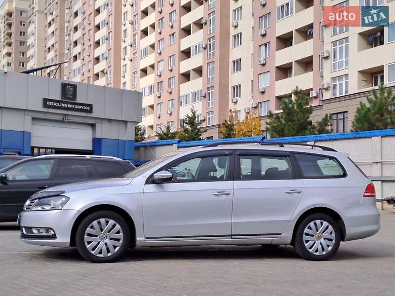 Универсал Volkswagen Passat 2013 в Одессе